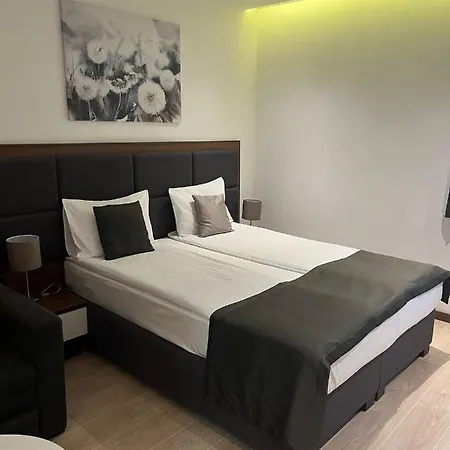 Stasa Zoned Ii Apartment *